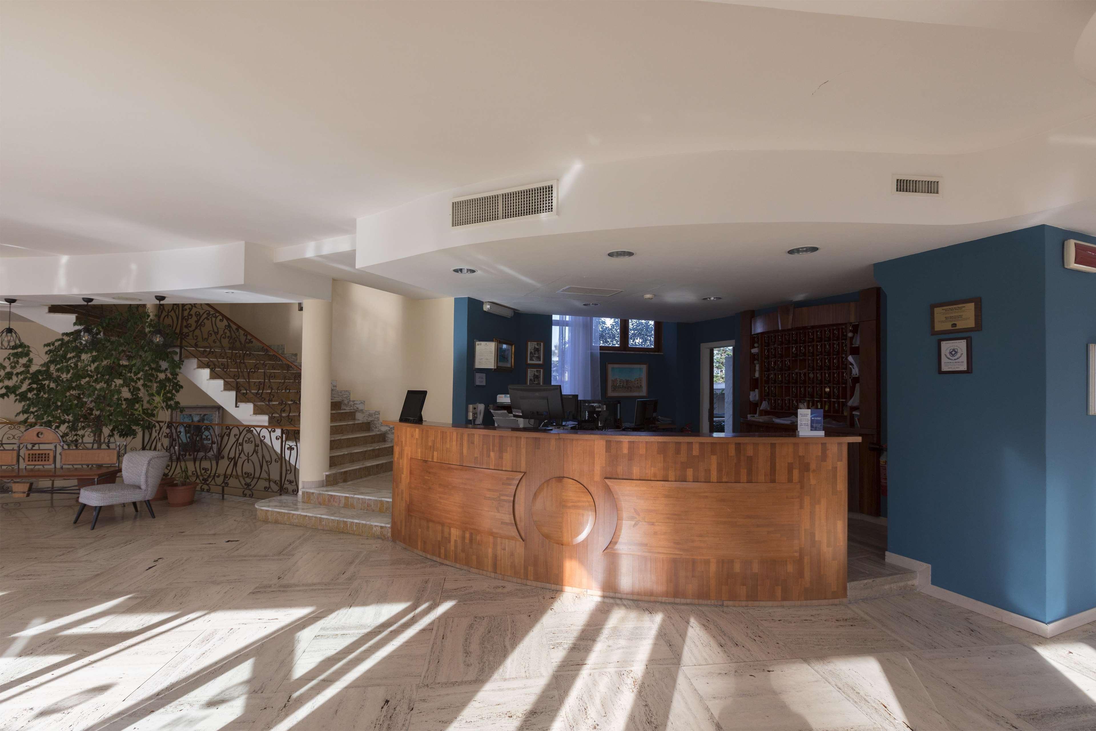 Hotel La Baia Bari Bagian luar foto