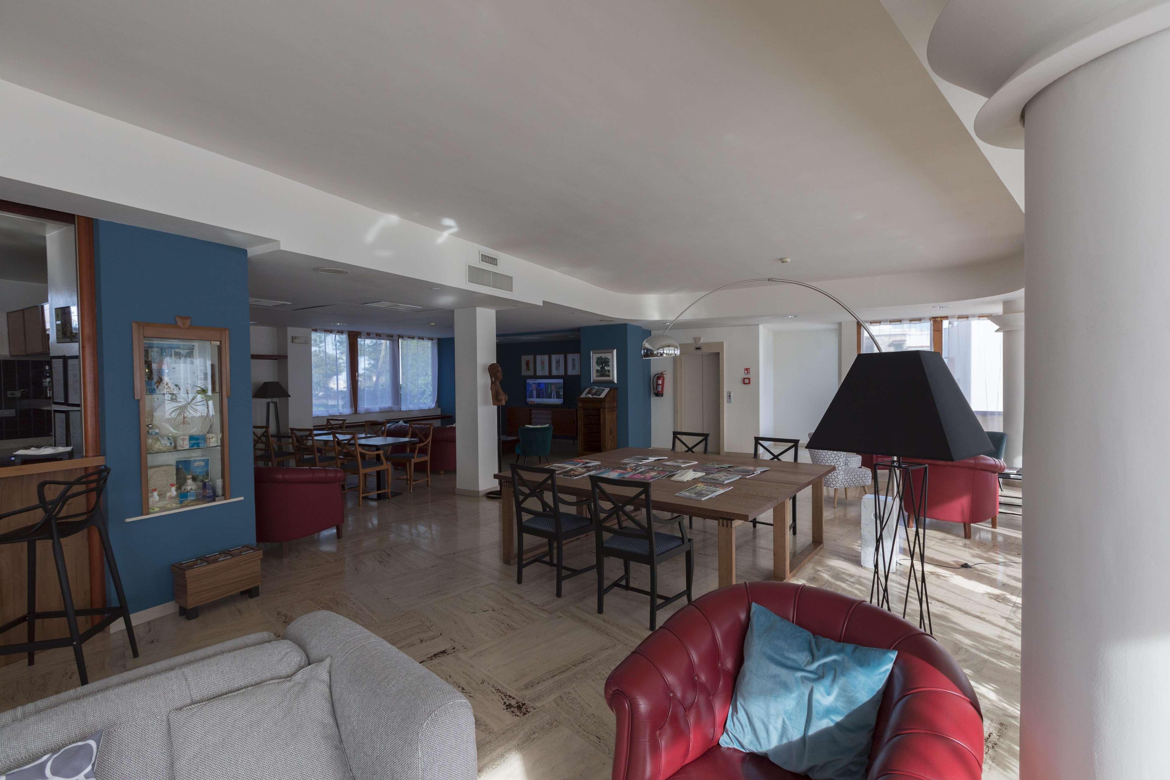 Hotel La Baia Bari Bagian luar foto