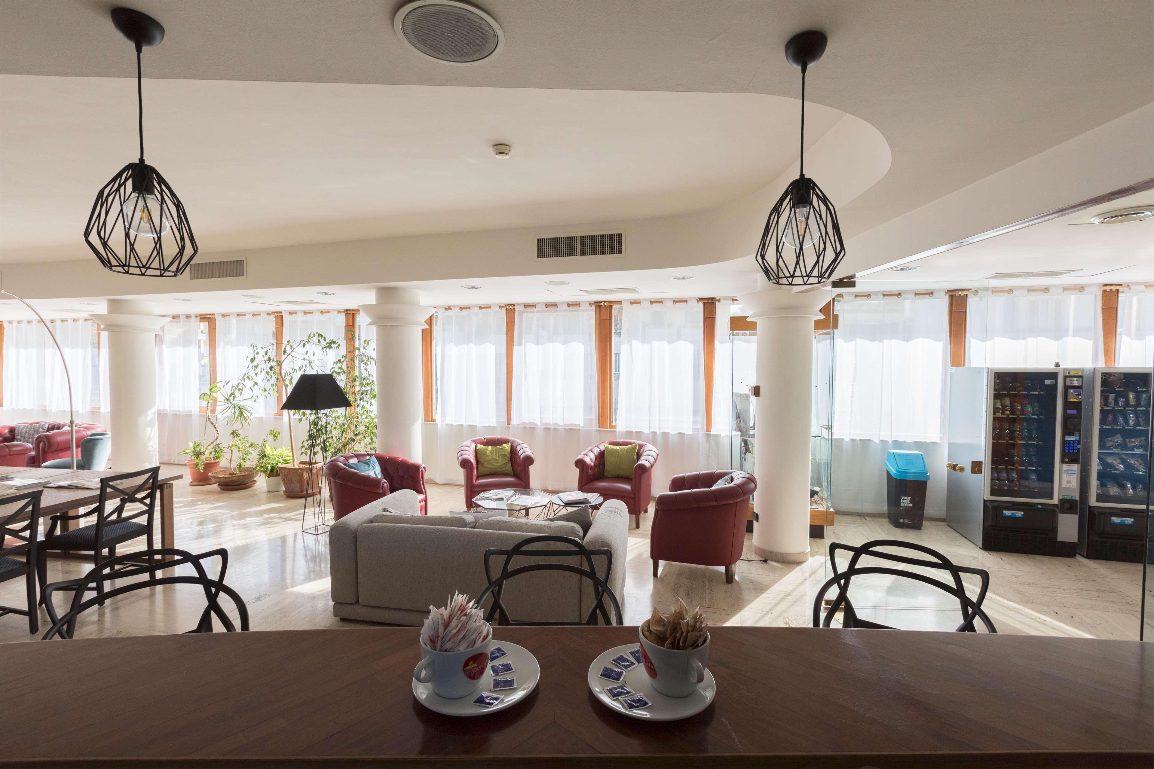 Hotel La Baia Bari Bagian luar foto