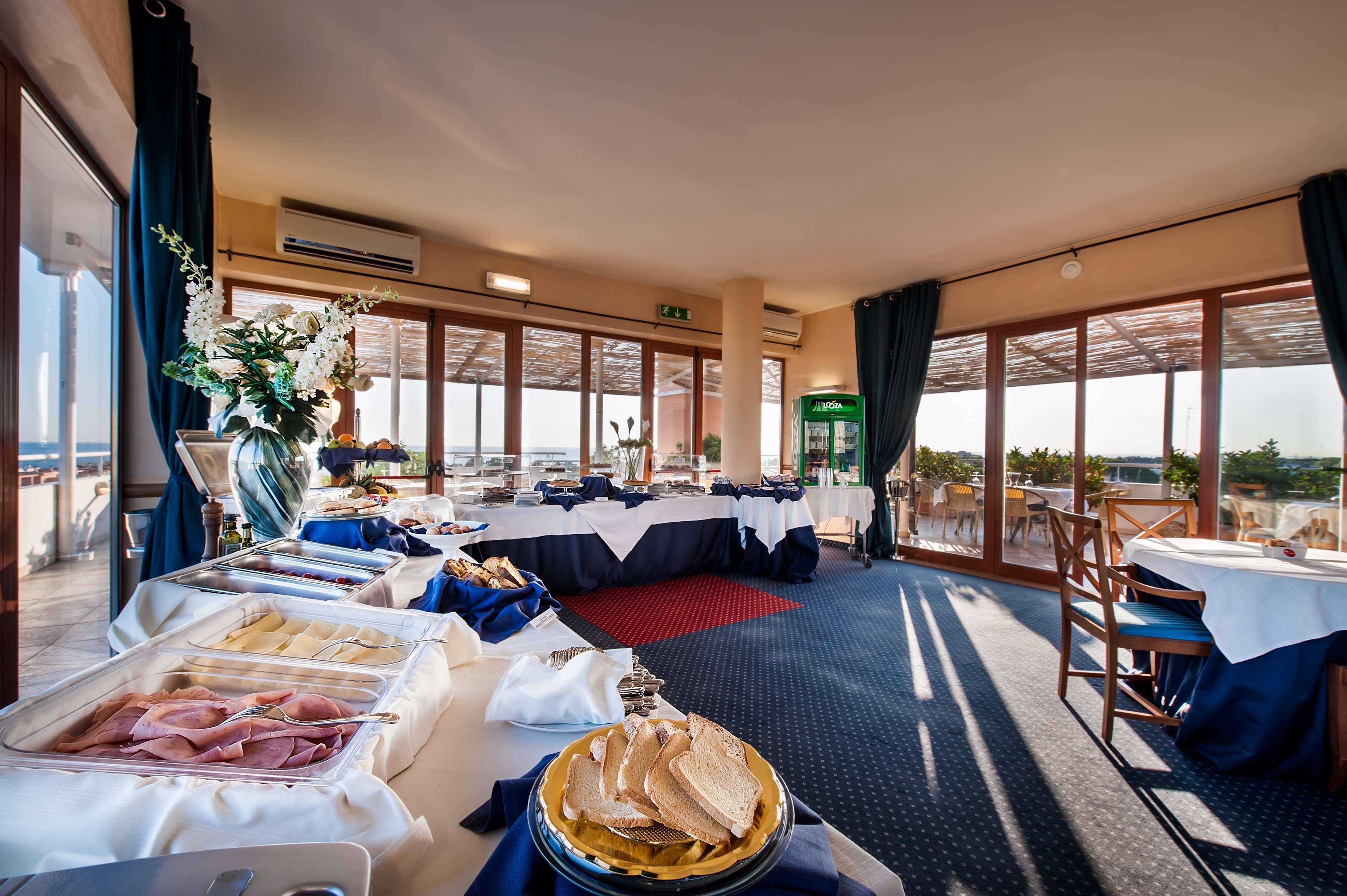 Hotel La Baia Bari Bagian luar foto