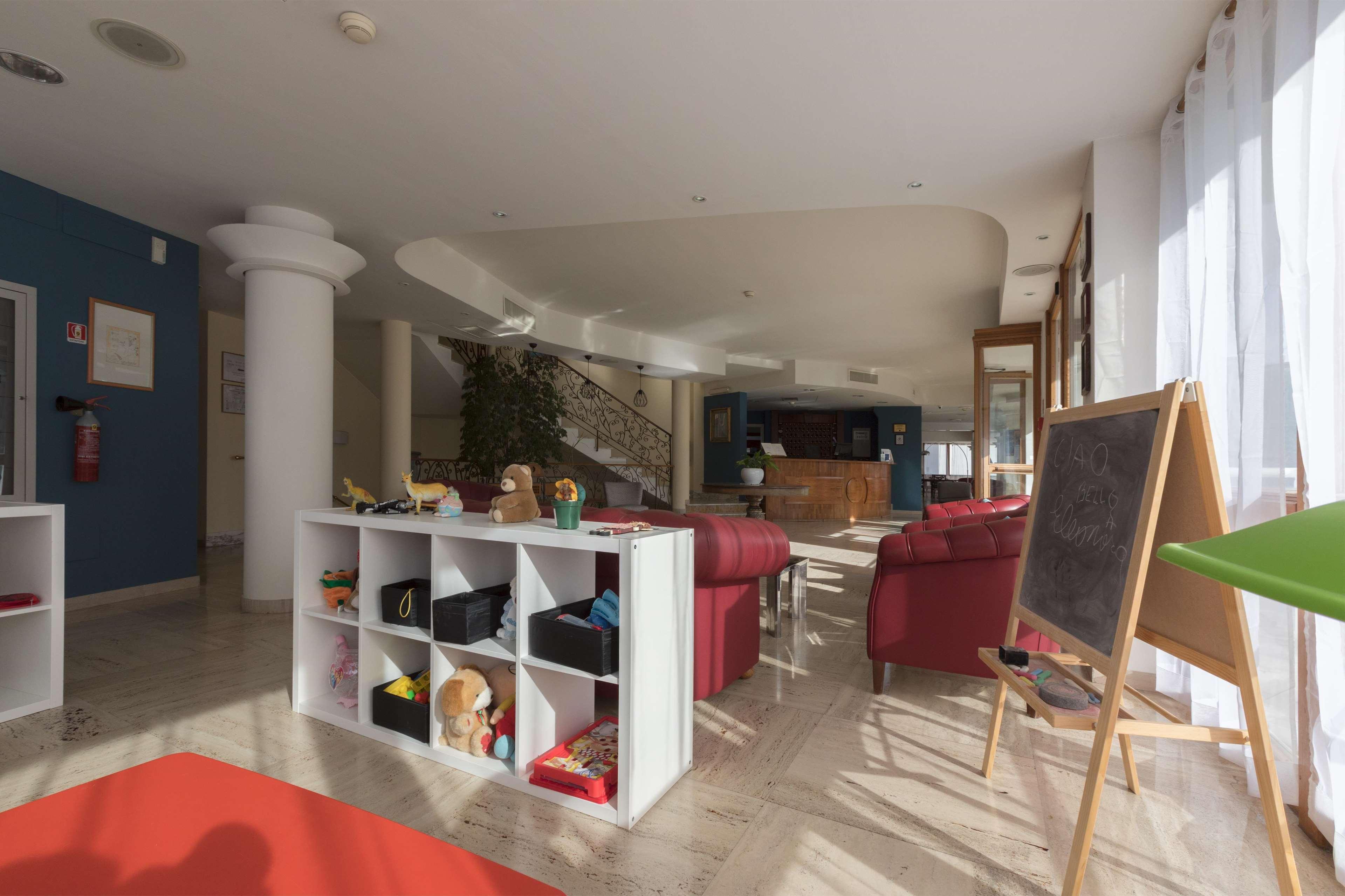 Hotel La Baia Bari Bagian luar foto