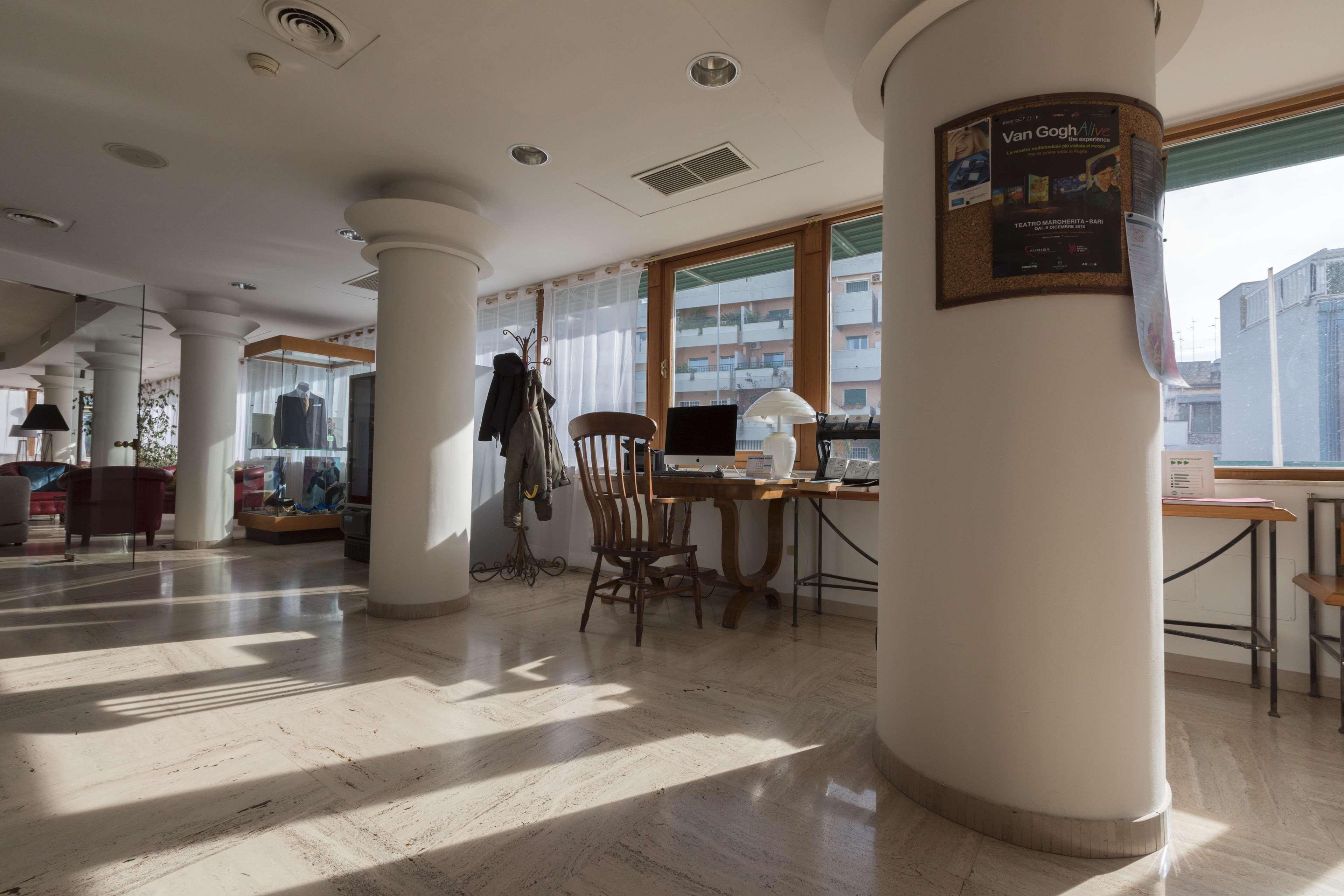 Hotel La Baia Bari Bagian luar foto