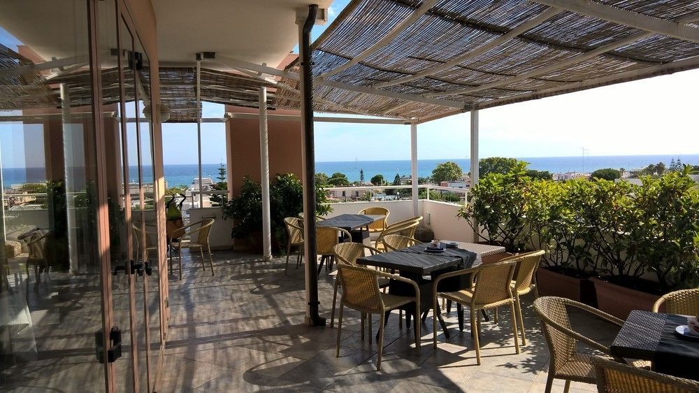 Hotel La Baia Bari Bagian luar foto