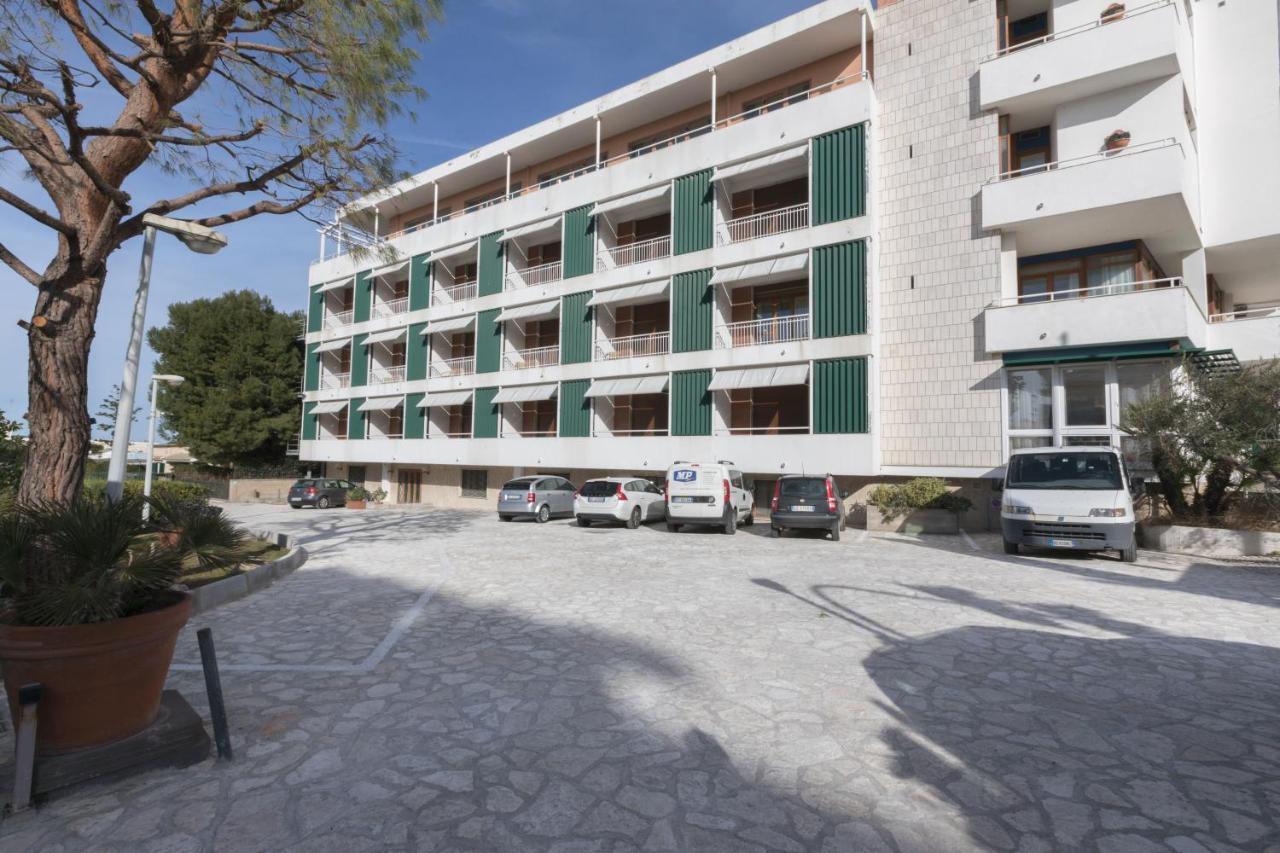 Hotel La Baia Bari Bagian luar foto